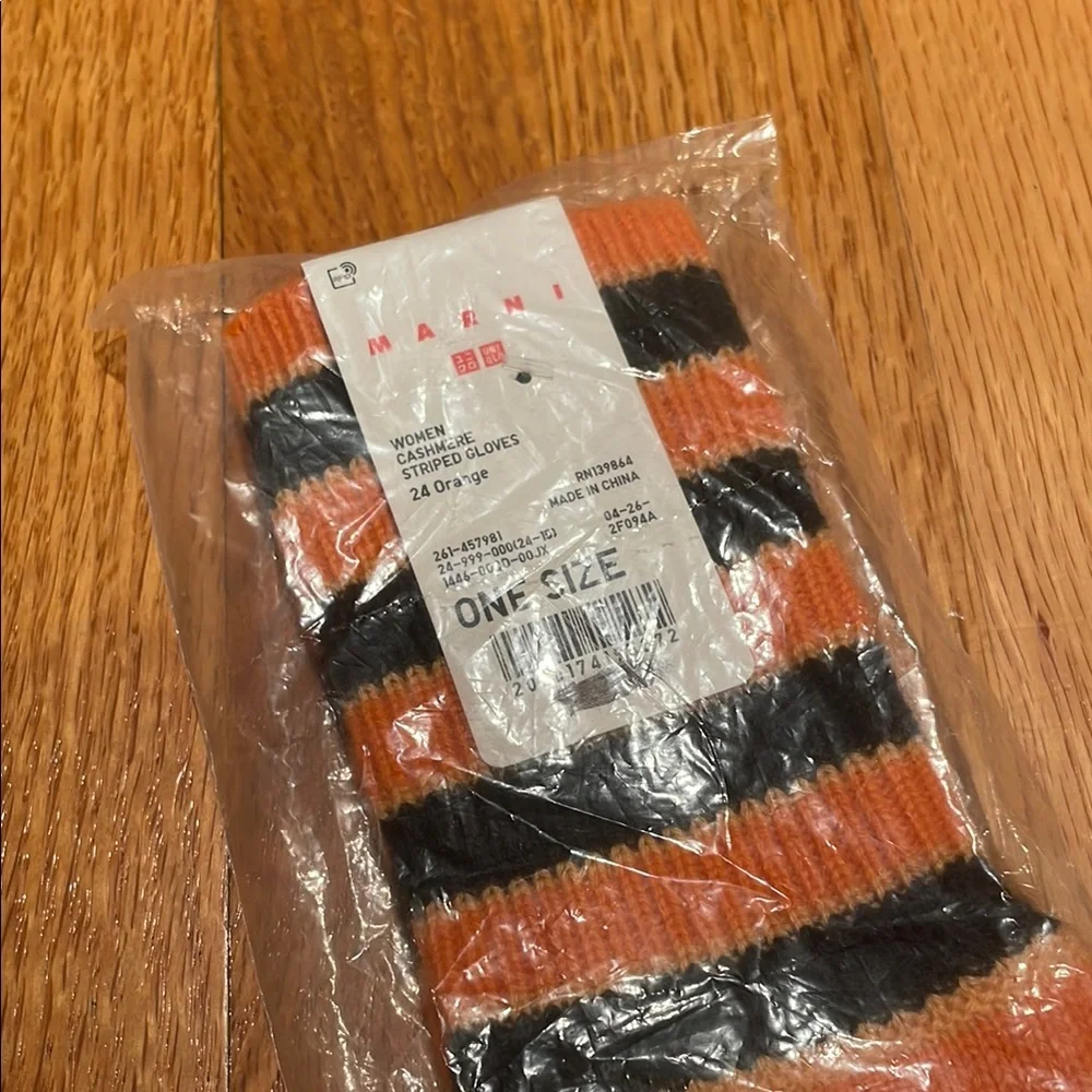 Uniqlo x Marni Cashmere Black and Orange Striped Gloves One Size